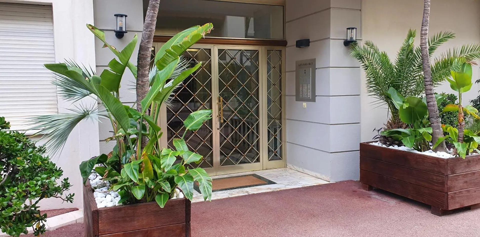 Beautiful Menton Apartment Les Sablettes France